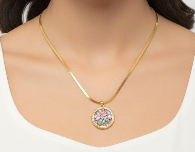 Anti-Tarnish - Elegance and Nature symbolize Pendant