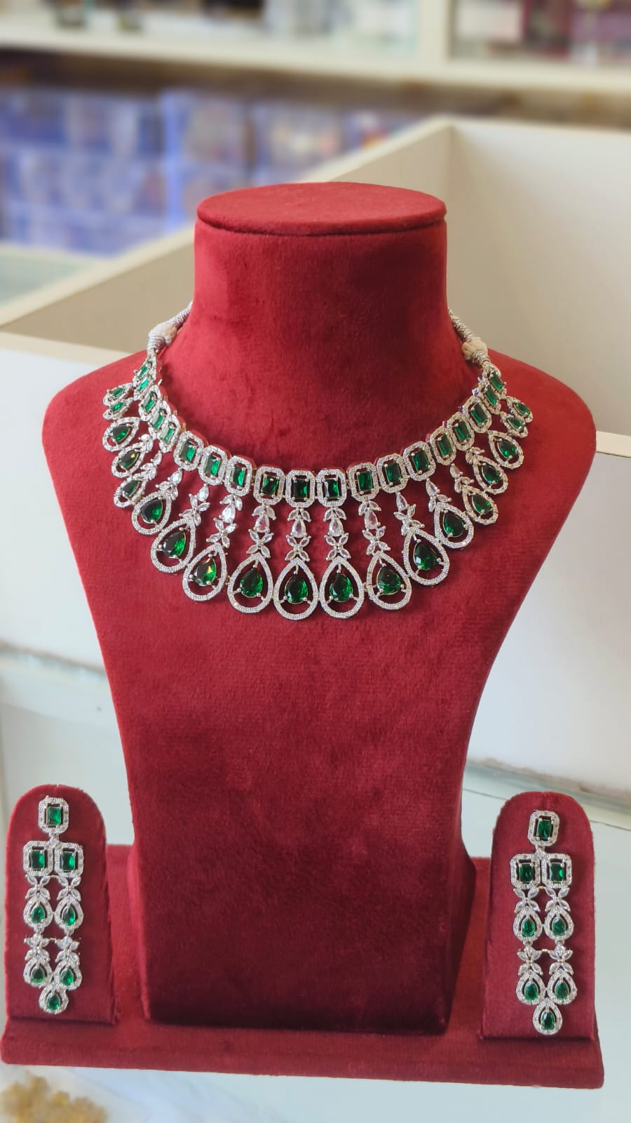 Premium Quality American Diamond Necklace Emerald Green / White