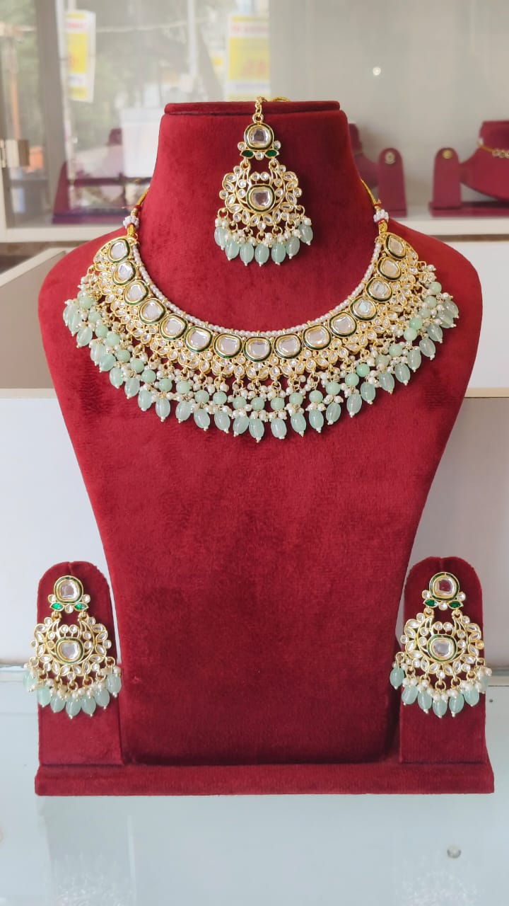 Kundan / Masonite Beads Necklace
