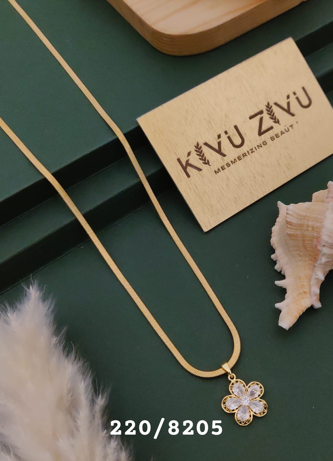 Floral Shine Pendant Chain