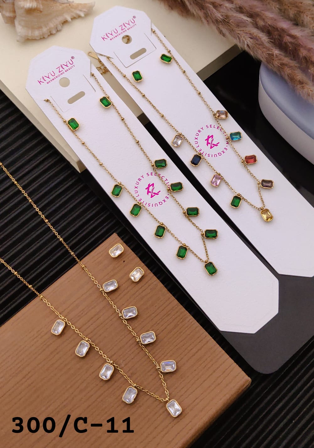 Box Charm Chain with Earrings Set Emerald
