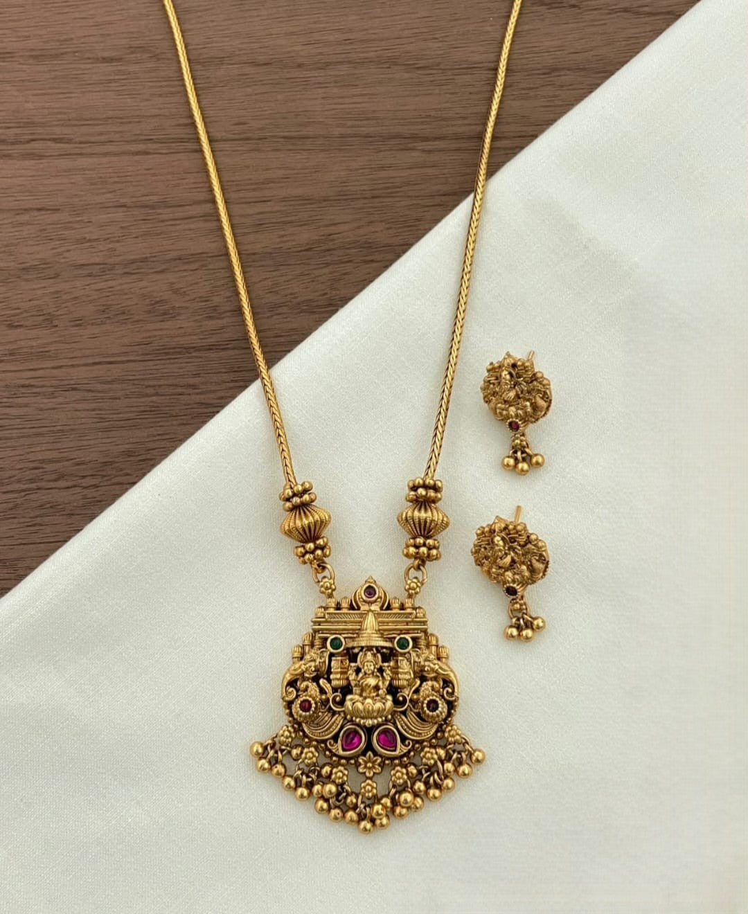 Traditional Lakshmi Pendant Set